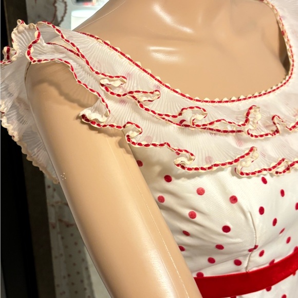 Vintage 1960s white and red polka dots gown with ruffles Size Small - Picture 2 of 12